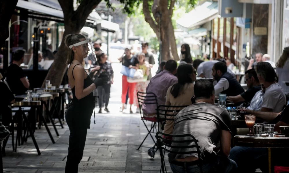 28η Οκτωβρίου στη Θεσσαλονίκη: "Παρέλαση" στης καφετέριες
